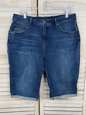 LUCKY BRAND Women's Plus Size "Ginger" Bermuda Jean Shorts Medium Wash-16W